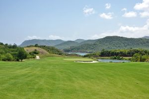 Cabot Saint Lucia (Point Hardy) 13th Approach